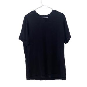 Men’s lululemon v neck short sleeve tshirt